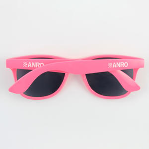 Lunettes de soleil promotionnelles pour garçons et filles, logo personnalisé, lunettes de soleil en plastique tendance, lunettes de soleil <span class=keywords><strong>pas</strong></span> chères pour enfants - Product Image 3