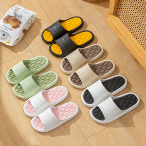 Coppia <span class=keywords><strong>pantofole</strong></span> donna abbigliamento estivo antiscivolo al coperto passo sul senso del bagno di casa morbido suole <span class=keywords><strong>pantofole</strong></span> maschili - Product Image 4