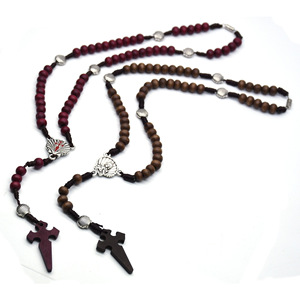 Collier chapelet en perles de bois avec pendentif croix en coquillage, bijoux religieux faits à la main pour hommes et femmes, colliers perlés tendance - Product Image 2