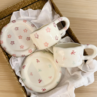 Ensemble de tasse à thé et soucoupe en céramique rose à fleurs rétro classique, bol à dessert asymétrique et mug pour le café et le thé, fait à la main