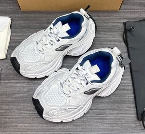 Chaussures de créateur pour hommes de qualité supérieure, personnalisées, avec semelles épaisses, respirantes et élégantes, adaptées aux activités sportives. - Product Image 1