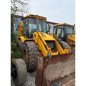 Chargeuse-pelleteuse JCB 4CX d'occasion, 8,4 tonnes, chargeuse sur pneus d'occasion avec godet de terrassement de 1,2 m³, haute qualité, en stock - Product Image 4