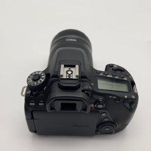 Appareils <span class=keywords><strong>photo</strong></span> <span class=keywords><strong>Canon</strong></span> EOS 80D d'occasion certifiés en gros avec objectif 18-135mm IS STM, kit 24,2MP, Dual Pixel AF, WiFi, écran tactile, prix élite - Product Image 4