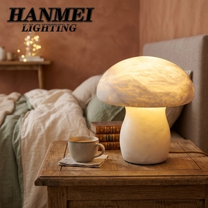 Lampe en marbre veiné en forme de champignon, moderne, simple, avec une lumière douce et ambiance chaleureuse, idéale pour une table de chevet charmante dans une chambre à coucher, pour les espaces minimalistes et confortables. - Product Image 4