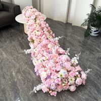 Décoration de table haut de gamme rouge avec rangée de fleurs artificielles en soie pour toile de fond de mariage et décorations photographiques