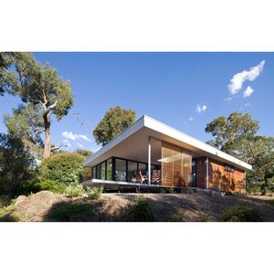 Villa moderna con estructura de acero ligero, paredes de vidrio y terraza para vivir al aire libre - Product Image 5