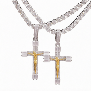 Collar con Colgante de Cruz de Moissanita Chapado en Oro de KIVORA, Plata S925, Corte Brillante Redondo, Joyería Cristiana, Regalo - Product Image 3