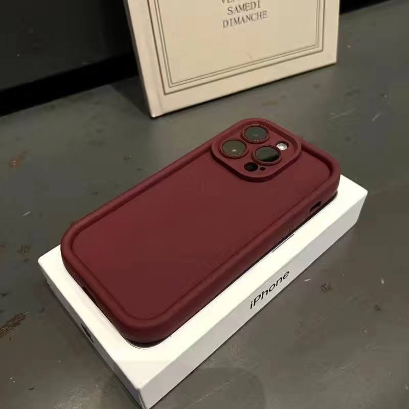 สีแดงเข้ม