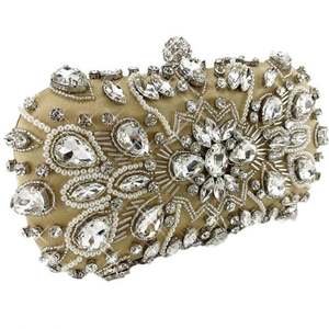 Bolsos de Noche con Forma de Corazón y Pedrería para Mujer, Bolso de Mano de Cristal Dorado para Fiesta de Graduación - Product Image 4