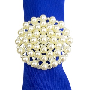 Nouvelle conception d'anneau de serviette orné de perles et de strass - Product Image 1