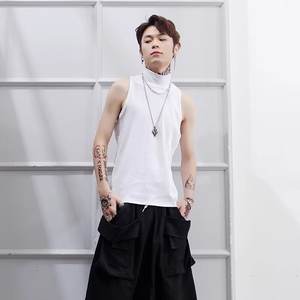 Camiseta sin Mangas Cleanfit para Hombre, Corte Ajustado, Sensación Premium, Diseño Interior, Cuello Alto, Camiseta Básica - Product Image 6