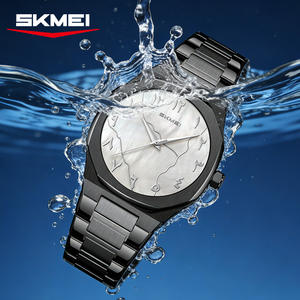 Montre à quartz pour homme en acier inoxydable doré avec cadran en verre Tai Chi à chiffres arabes, étanche 3ATM, logo personnalisé OEM/EDM - Product Image 3