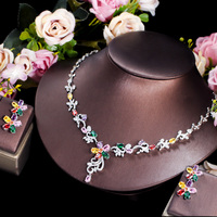Ensemble de bijoux de mariage et de fiançailles élégant en zircon cubique multicolores brillants exclusifs pour femmes, collier et boucles d'oreilles en CZ