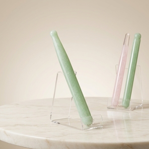 Stylo de massage en jade Xiuyan vert de haute qualité, logo et emballage personnalisés, outil Gua Sha pour spa et vente au détail - Product Image 5