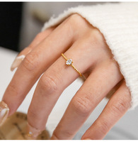 Bague ovale en cristal torsadé en or hypoallergénique en acier inoxydable imperméable pour femmes, bijoux de mode quotidiens