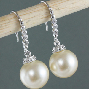 Orecchini Pendenti Stile Perla per Donne, Gioielli Eleganti e Semplici - Product Image 2