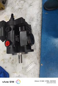 ปั๊มไฮดรอลิก ปั๊มน้ำมัน PV102L1EF02 PV102L1EL02 PV102R1EC02  PV61L1EC00 PV61R1EC00 ปั๊ม PV PV101 PV102 PV151 PV152 PV102R - Product Image 2