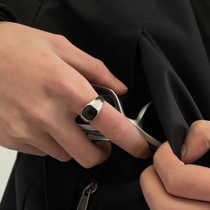 Anillo de Plata de Ley S925 con Acabado Negro, Diseño Geométrico, Unisex, para Uso Diario, con Engaste de Bisel, Joyería para el Dedo Índice - Product Image 2