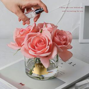 Diffuseur de parfum avec des roses artificielles et un vase en verre, décoration élégante pour la maison, cadeau d'aromathérapie pour la Saint-Valentin - Product Image 1