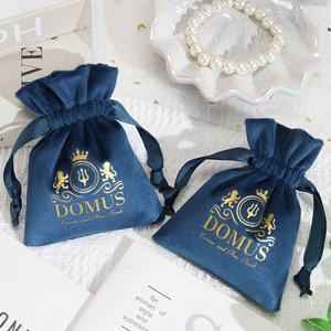 Custom Logo Bedrukt Klein Fluwelen Cadeau Sieradentas Zacht Flanellen Parfum Lippenstift Cosmetische Stof Verpakking Fluwelen Zakje - Product Image 1