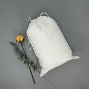 Sac de rangement anti-poussière tendance en non-tissé avec cordon de serrage et poche à rabat pour vêtements, jouets, sacs à dos – Design vierge - Product Image 4