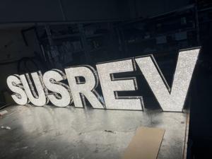 Enseignes commerciales Focus 3D personnalisées enseignes lumineuses en forme de lettre pour canaux extérieurs enseignes en acrylique en acier inoxydable avec lettres en forme de diamant - Product Image 4