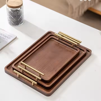 Plateau de service rectangulaire moderne en bois de noyer avec poignées en métal doré, plateau décoratif pour la décoration de table basse, commande en gros