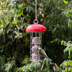 Merveilleux Esschert Design Original Design 2024 Mangeoire à oiseaux en forme de champignon suspendu à la mode, peinture PP et fer et revêtement en poudre - Product Image 5