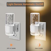 Veilleuse LED pour chambre à coucher, taille moyenne, à brancher, avec support mural rotatif à 90° et éclairage par détecteur crépusculaire