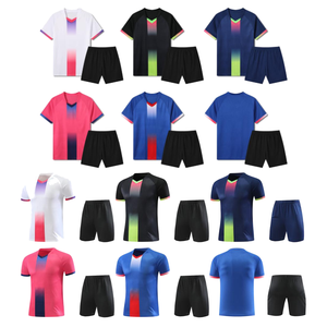 Uniforme de football à dégradé multicolore, maillot de football en mesh respirant, impression de logo personnalisée, kit d'entraînement d'équipe OEM/ODM - Product Image 6
