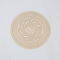 Set de table circulaire en plastique de style européen, à motifs ajourés et estampés or, résistant à la chaleur, antidérapant, sans lavage, anti-rayures