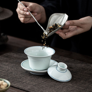 Tazza da Tè in Ceramica Cinese Stile Antico con Motivo Celadon a Forma di Ferro di Cavallo, Grande Ciotola per Tè con Coperchio in Confezione Regalo - Product Image 2