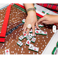 Set Mahjong Akrilik Merah Amerika 160 Ubin Edisi Natal 4 Pemain Permainan Kocok Kartu Portabel OEM
