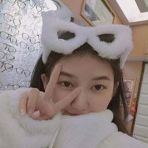 Gafas de Sol de Moda 2022, Hechas a Mano, Estilo Punk, de Felpa Suave, con Diseño de Ojo de Gato, Extra Grandes, para Mujer - Product Image 3