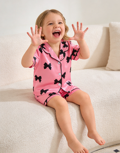 <span class=keywords><strong>Pigiama</strong></span> in Raso <span class=keywords><strong>con</strong></span> Fiocco per <span class=keywords><strong>Bambina</strong></span>, Set Loungewear per Bambini, Primavera-Estate, <span class=keywords><strong>con</strong></span> <span class=keywords><strong>Bottoni</strong></span> - Product Image 1