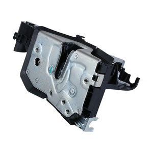 51217011241 قطع غيار السيارات محرك قفل الباب الأمامي الأيسر 51217011241 لسيارات بي إم دبليو E46 323i 325i 325xi 330i 330xi 5121 7011 241 - Product Image 2