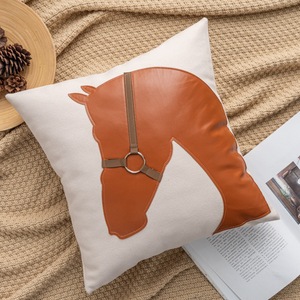 Europa di lusso marrone serie cavallo Design <span class=keywords><strong>Faux</strong></span> pelle Patchwork copricuscino con fibbia decorazione stile Designer cuscino decorativo
