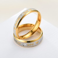 Gravierte Liebes-Eheringe aus Edelstahl Klassisches Verlobungsschmuck-Design mit Roségold- und Goldplattierung