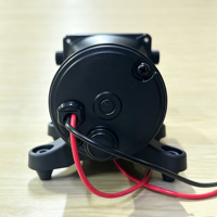 Pompe à eau robuste 12V pour camping-car, 5,5 GPM (20,8 LPM), 70 PSI, à membrane auto-amorçante pour eau douce, idéale pour bateaux, yachts, camping-cars et remorques.