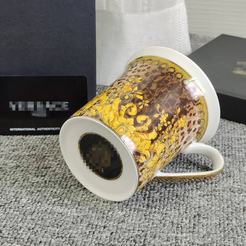 ดี เยลโลว์