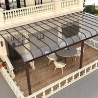Slopes Away House Maßgefertigte Farbige Schwimmbad-Terrassenüberdachung Aluminium Polycarbonat Einziehbare Markise UV-Schutz Wasserdicht