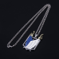 Collier et porte-clés en alliage miniature de 5 cm en forme d'épée pour les fans de cosplay d'anime Titan