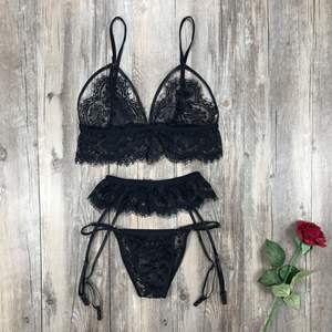 ชุดชั้นในเซ็กซี่ของผู้หญิงผ้าชีฟองลูกไม้สีพื้นสามชิ้นสไตล์ยุโรปและอเมริกา - Product Image 2