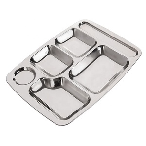 Vassoi Rettangolari in Acciaio Inox per Mensa Scolastica o Carceraria, con 3/4/5/6 Scomparti, per Pranzo e Pasti - Product Image 1