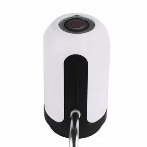 Pompa per bottiglia d'acqua per uso domestico ricarica USB distributori d'acqua elettrici automatici per il campeggio