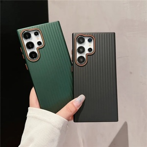 เคสโทรศัพท์ลายลูกฟูกสไตล์เมทัลลิกเคลือบผิวด้านสัมผัสนุ่ม สำหรับ Samsung S22 S23 Plus S24 S25 Ultra - Product Image 2