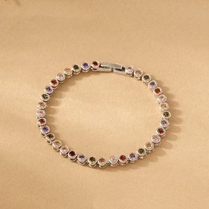 Bracelet de main en acier titane coloré Doba, best-seller, avec cœurs étincelants et zircon, bijoux de main en acier inoxydable plaqué or - Product Image 3