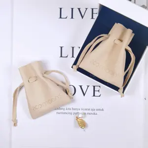 Bolsa de embalaje de joyería con cordón de microfibra, cómoda sensación, con logotipo en relieve