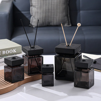 Bouteille diffuseur de luxe Bouteille diffuseur d'arôme roseau en verre vide 200 ml Bouteilles diffuseur en verre carrées 100 ml avec bouchon en bois