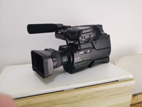 Caméscopes professionnels portables Full HD Sony HXR-MC1500C avec zoom optique 12x